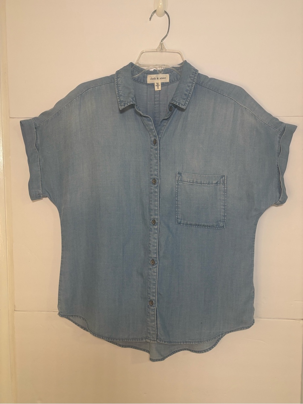 Cloth & Stone 100% Tencel Lyocell Chambray Blouse Size M Anthropologie - Picture 2 of 7